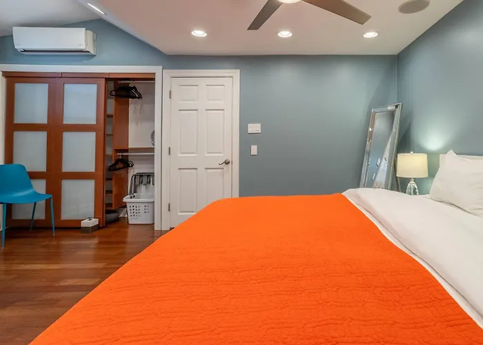 3-story Townhome Free Parking Private Patio Washer-dryer Ferienhaus