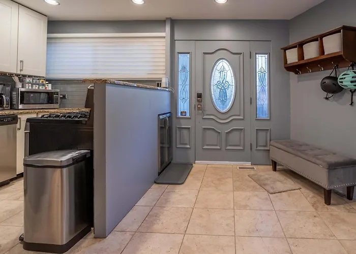 3-story Townhome Free Parking Private Patio Washer-dryer Ferienhaus Chicago